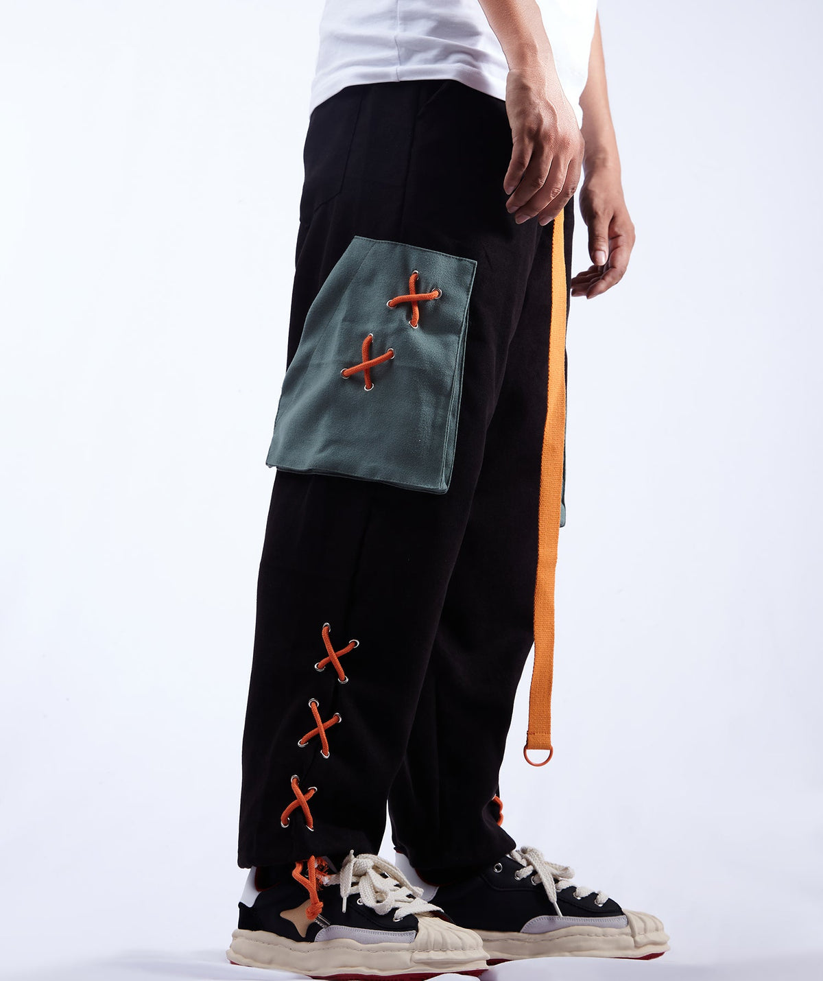 YEP5 UUC Laced Pants