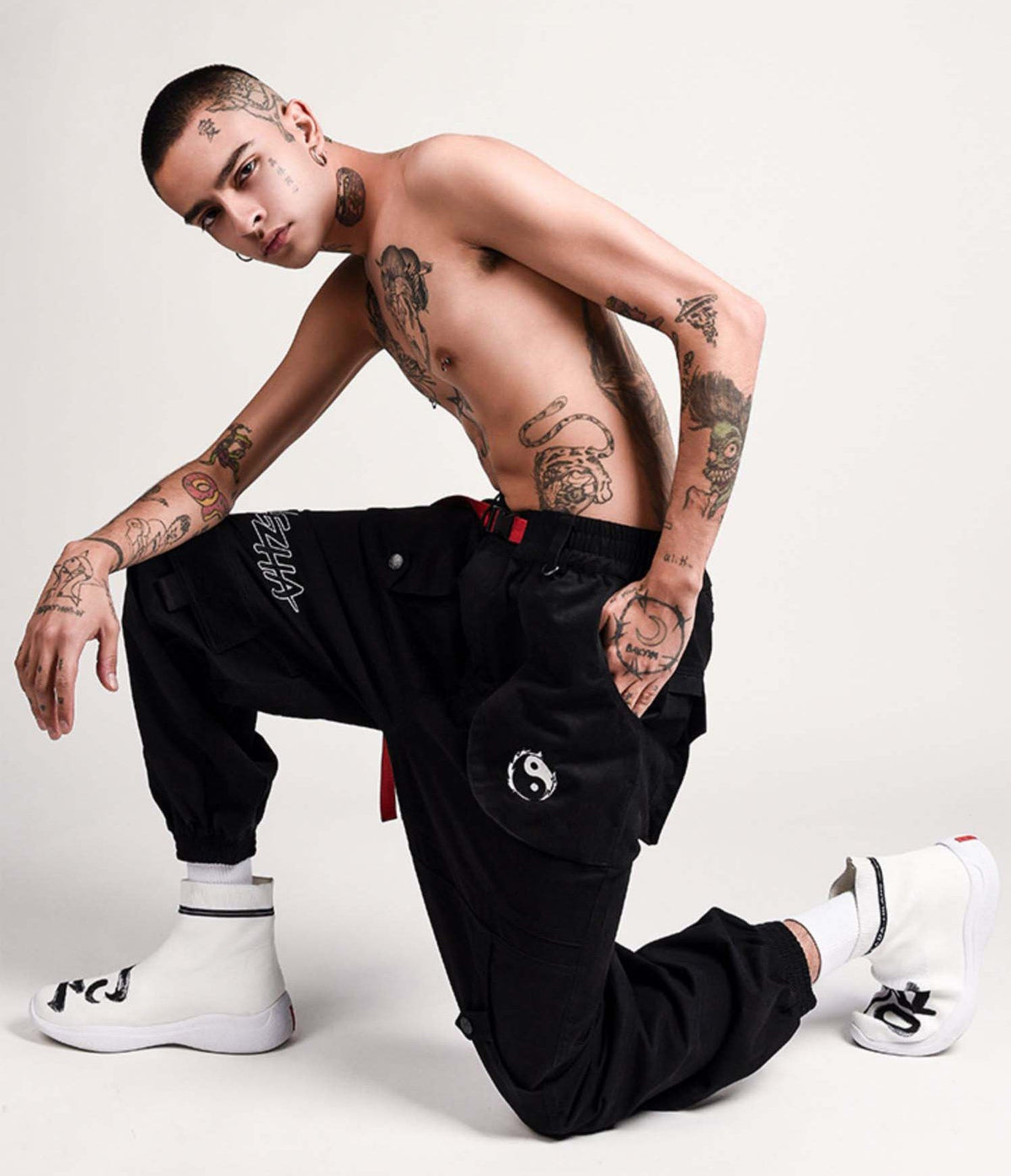 IBP332 Yin Yang Black Cargo Pants