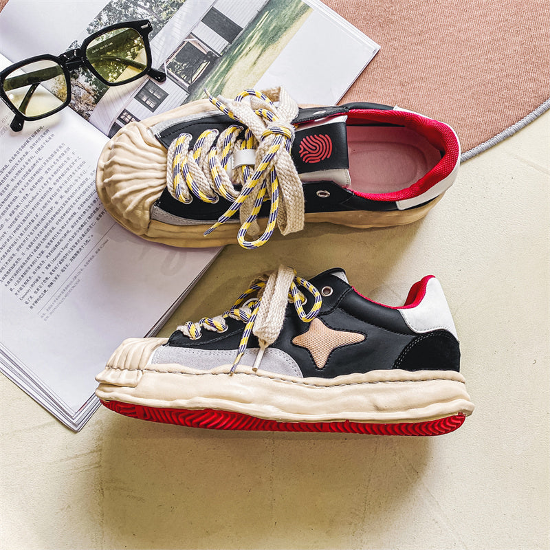 22020 EMA 12 Sneakers