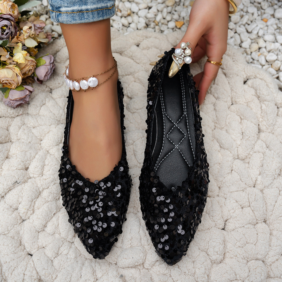 Women’s Pointed-Toe Flat Casual Shoes – Stylish Everyday Sneakers