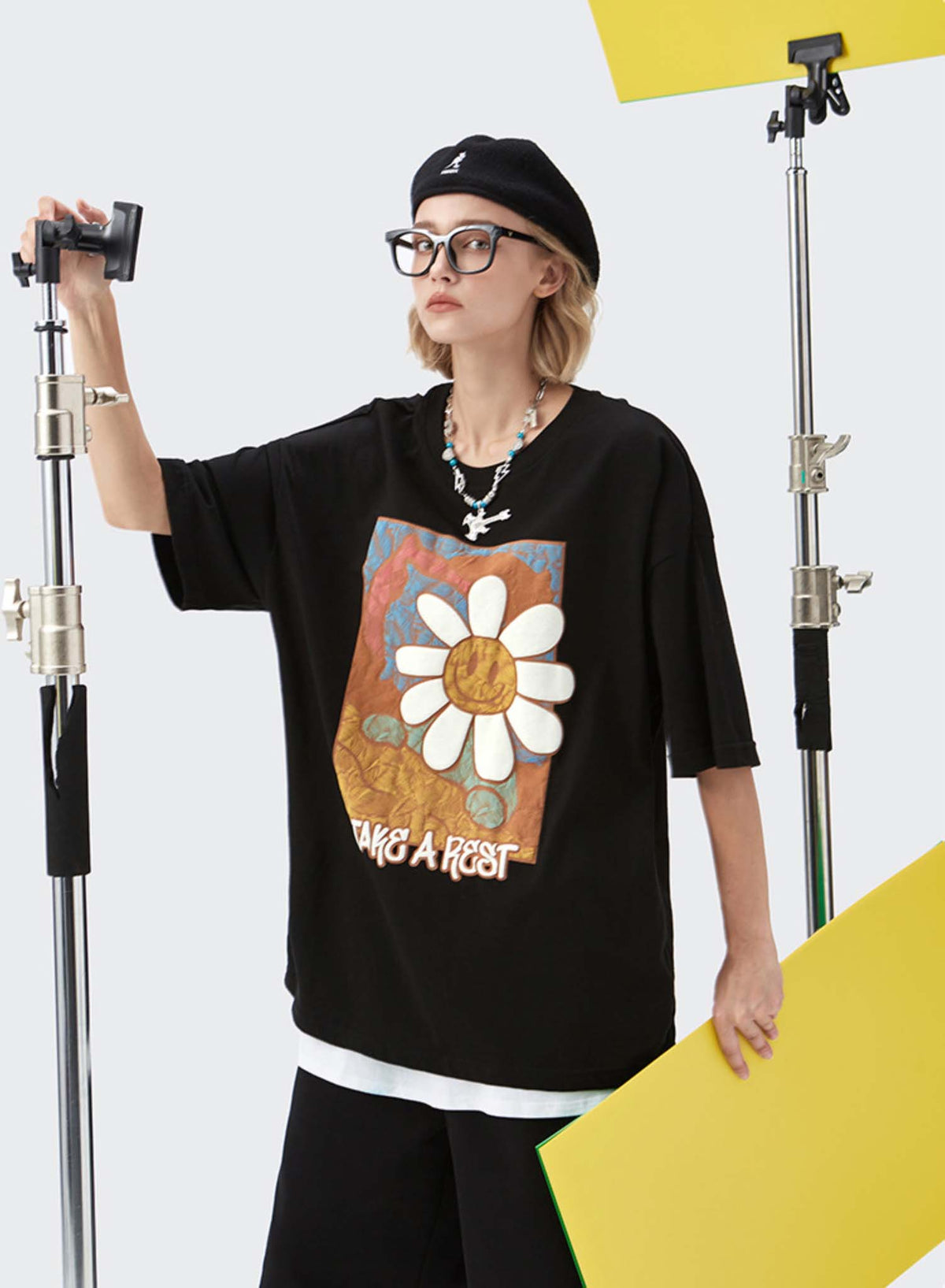 Color Artwork Daisy Tee