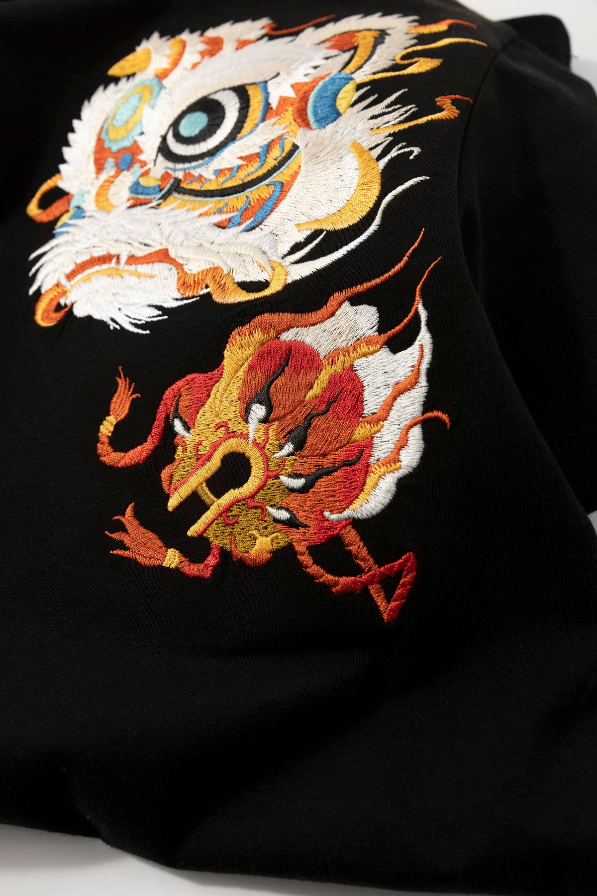 KH766 Lion Embroidery Tee