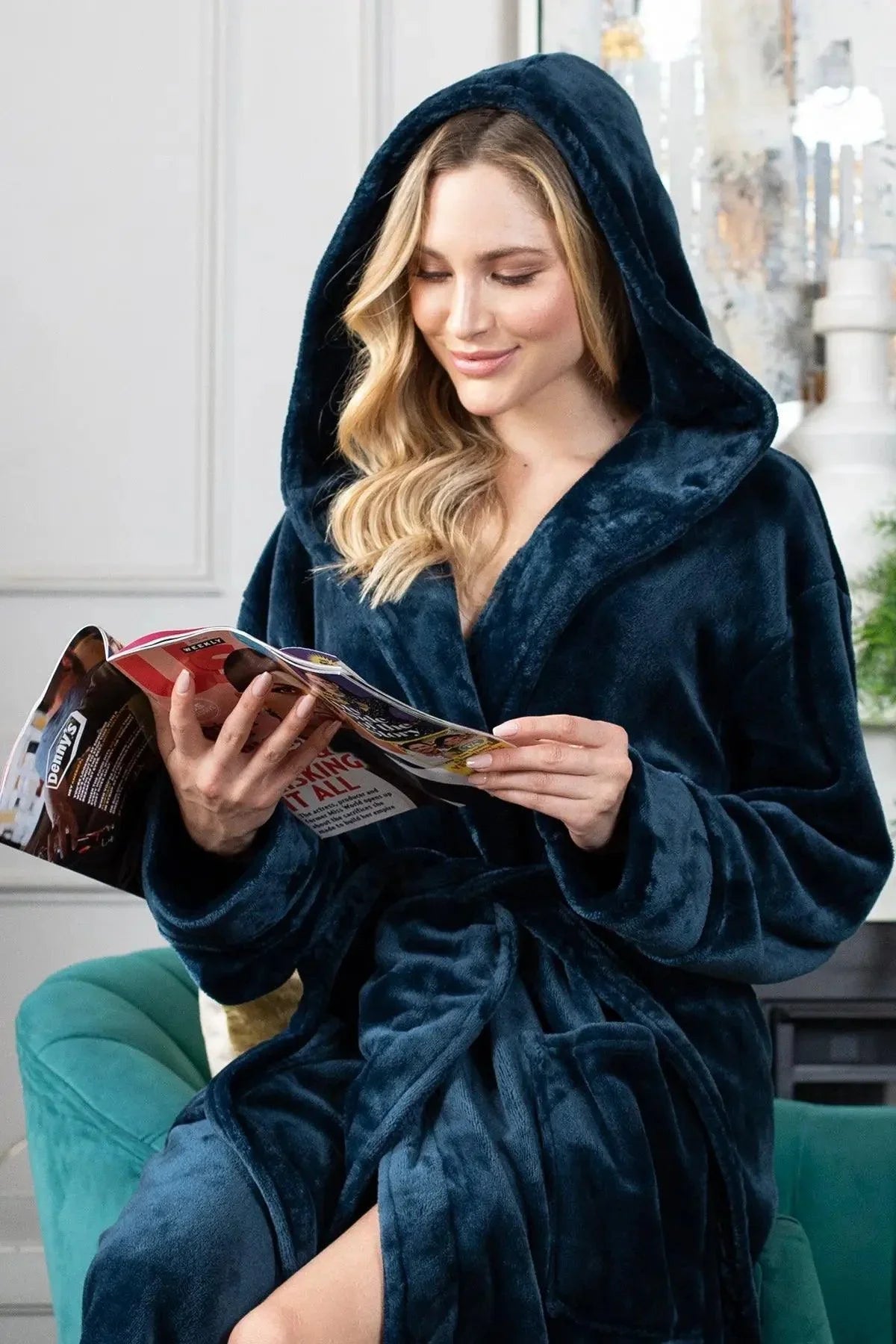 Women’s Plush Hooded Robe - Spa-Worthy Comfort at Home